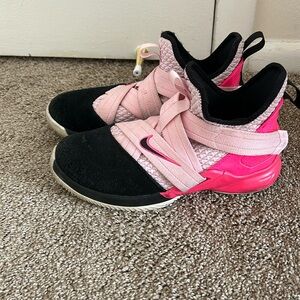 Nike Lebron Soldiers